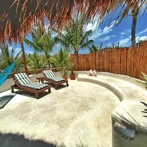 https://casa-cacahuate-isla-holbox.quintano-roohotels.com