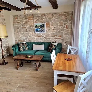 https://apartments-sena-pula.in-istria.net